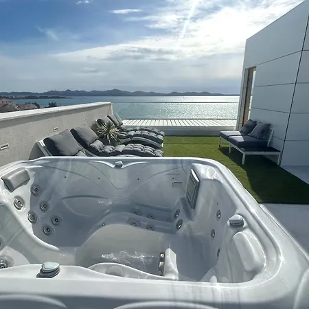 Sea View Luxury Penthouse With Sauna, Jacuzzi And Pool In Superior Apartmán *
