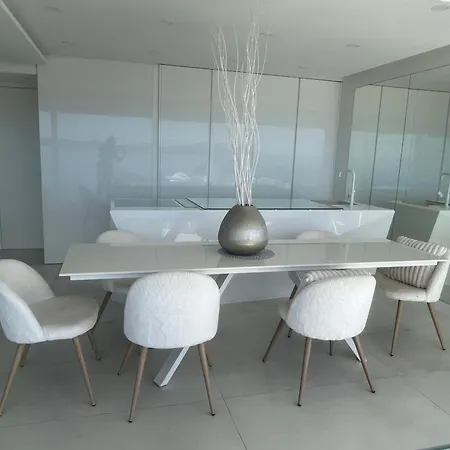 Sea View Luxury Penthouse With Sauna, Jacuzzi And Pool In Superior Zára