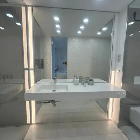 Apartment Sea View Luxury Penthouse With Sauna, Jacuzzi And Pool In Superior