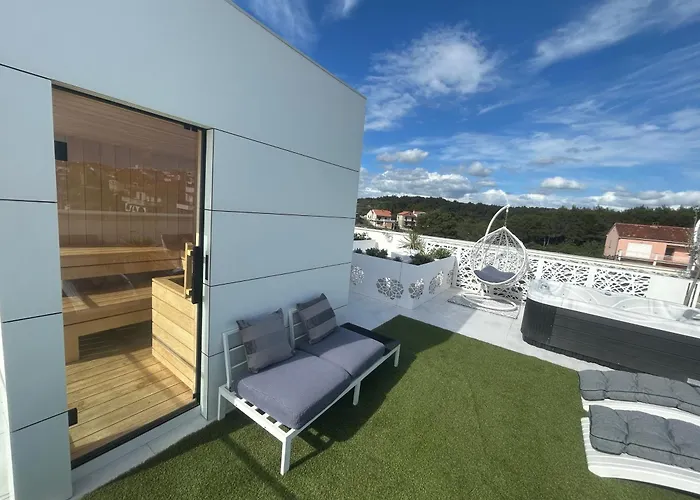 Sea View Luxury Penthouse With Sauna, Jacuzzi And Pool In Superior * Zadar