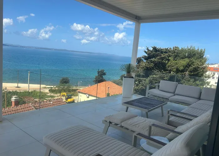 Sea View Luxury Penthouse With Sauna, Jacuzzi And Pool In Superior