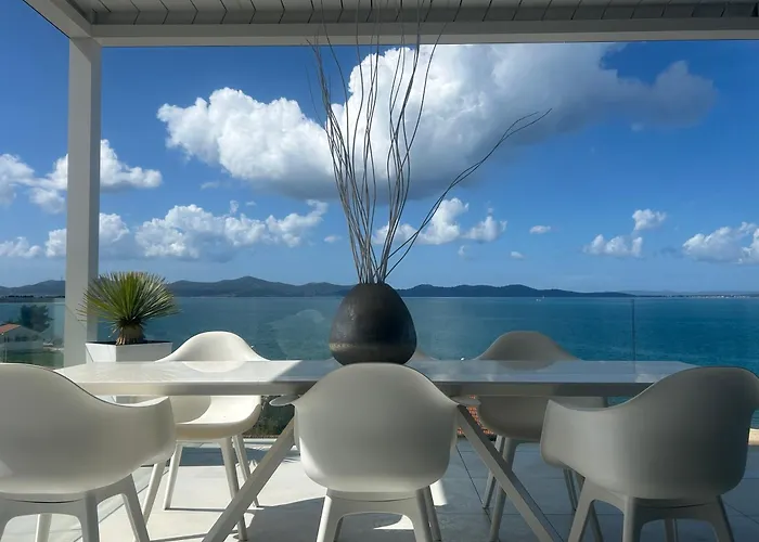 Sea View Luxury Penthouse With Sauna, Jacuzzi And Pool In Superior *